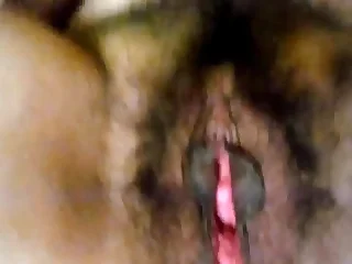 Madura Acariciando su Panocha Peluda